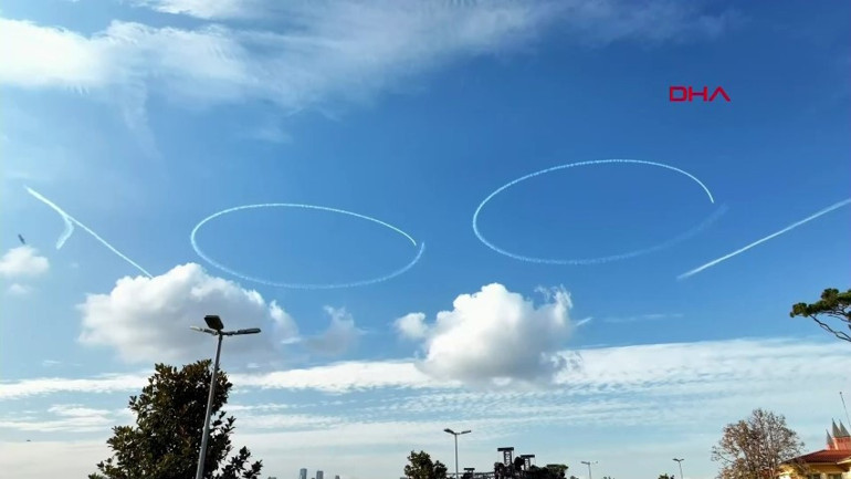 100. yıla özel büyük gurur Türk yıldızları İstanbul semalarında, gemilerimiz Boğazda.. Erdoğana çimariva selamı