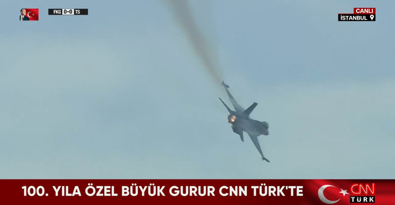 100. yıla özel büyük gurur Türk yıldızları İstanbul semalarında, gemilerimiz Boğazda.. Erdoğana çimariva selamı