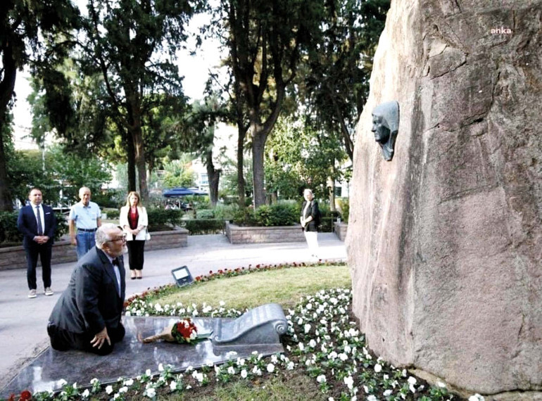 Celal Şengör’ün Zübeyde Hanım’dan af dilemesi gerekirdi