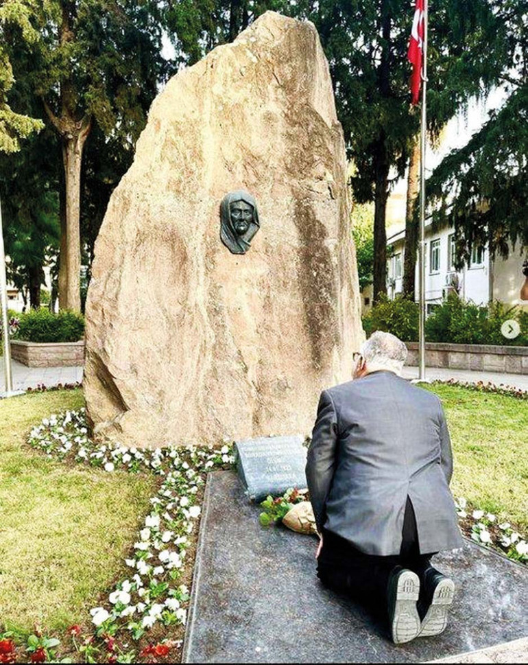 Celal Şengör’ün Zübeyde Hanım’dan af dilemesi gerekirdi