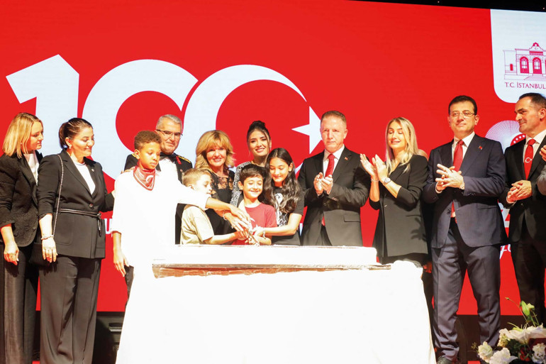 Celal Şengör’ün Zübeyde Hanım’dan af dilemesi gerekirdi