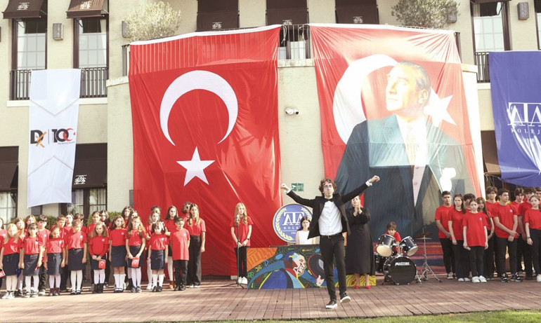 Ata Koleji’nden Cumhuriyet kutlaması