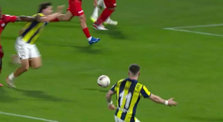 Pendikspor - Fenerbahçe maçında Ferdi Kadıoğlunun pozisyonu penaltı mı Tartışmaya açık değil, Abdülkerimin pozisyonuna benzer...
