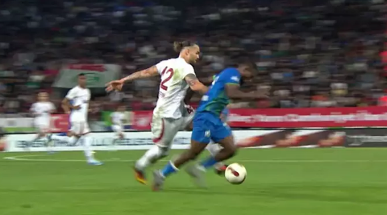 Pendikspor - Fenerbahçe maçında Ferdi Kadıoğlunun pozisyonu penaltı mı Tartışmaya açık değil, Abdülkerimin pozisyonuna benzer...