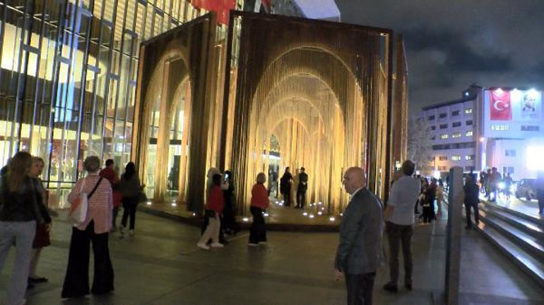 Açık Yapıt Cumhuriyetin 100. yılında AKMde sergileniyor