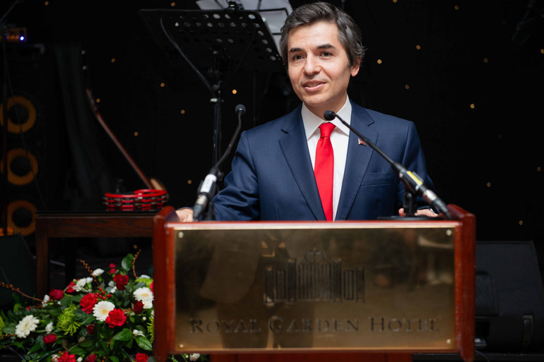 Londra’da Çanakkale Anma Platformu’ndan muhteşem 100’üncü yıl kutlaması