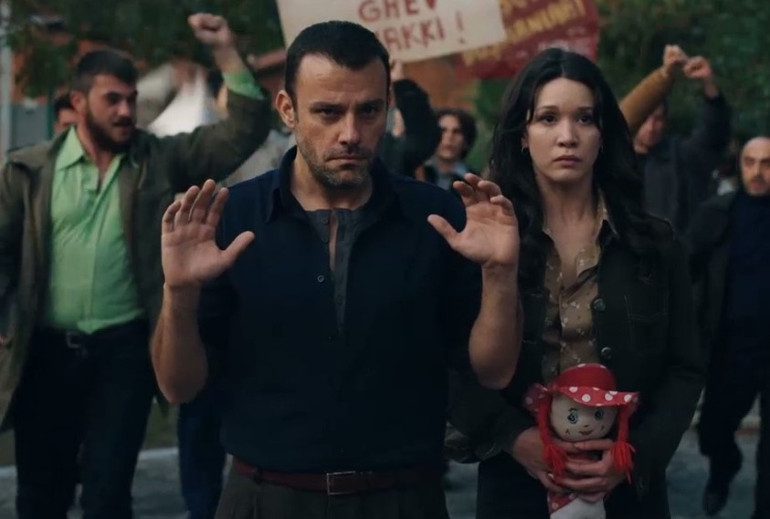 Mustafa ilk kez Rona ailesinin karşısında