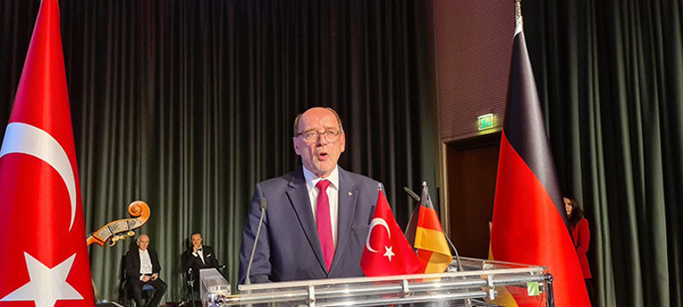 Yüzyıllarca dinmeyecek coşku