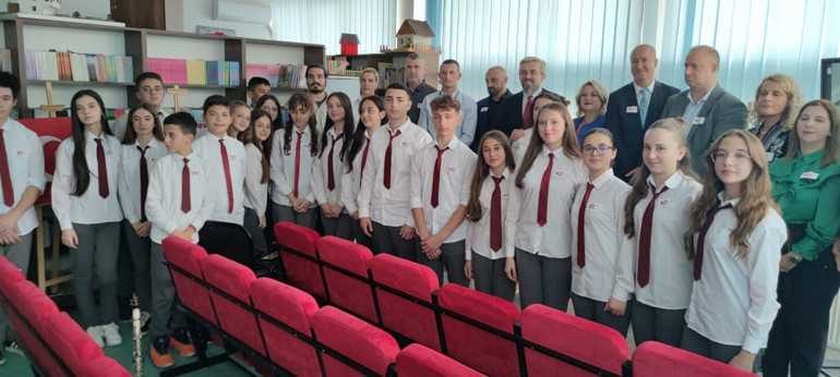 Kosovalı öğrencilerden 100’üncü yıl kutlaması