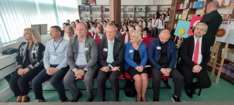 Kosovalı öğrencilerden 100’üncü yıl kutlaması