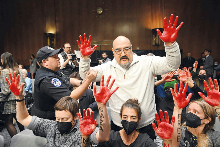 Senato’daki İsrail toplantısını bastılar