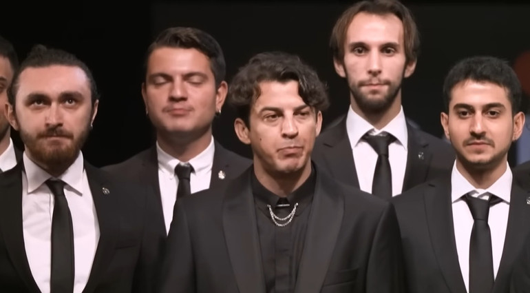 Rap’çi marş yapar mı