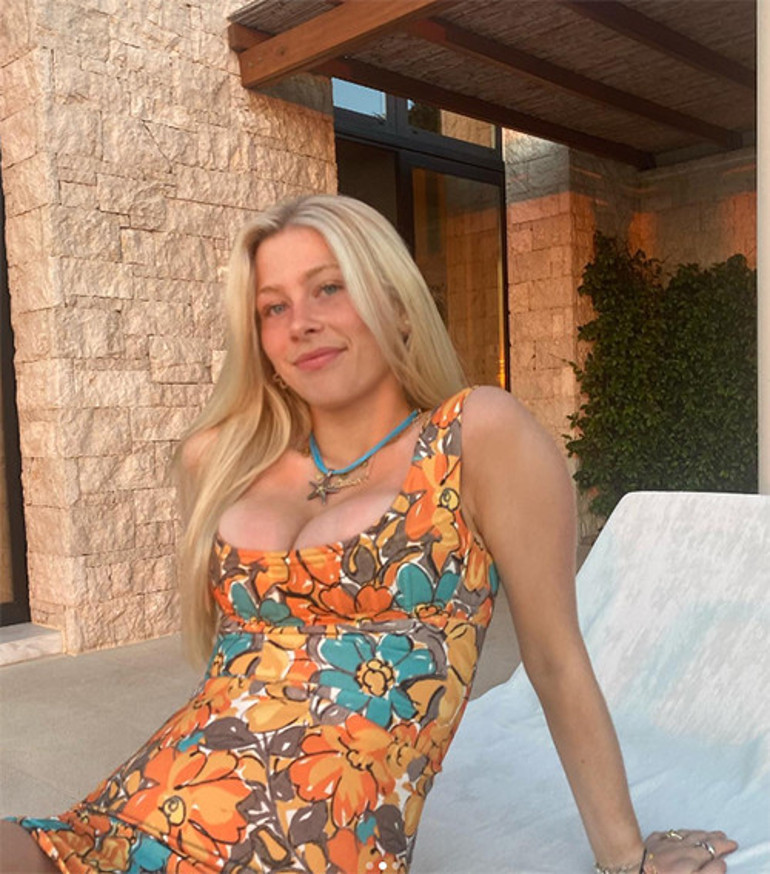 Poz vermeyi annesi öğretmiş: Podyuma bir çıktı mı fırtınalar estirirdi