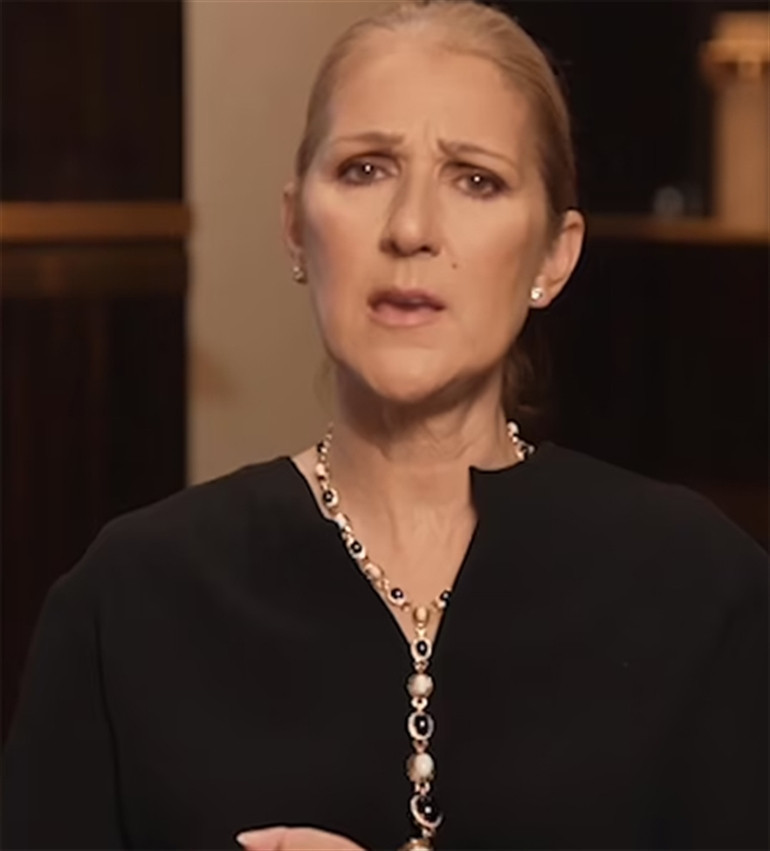 Ünlü şarkıcı milyonda bir görülen hastalığa yakalanmıştı: Neredeyse 4 yıl sonra ilk kez görüntülendi