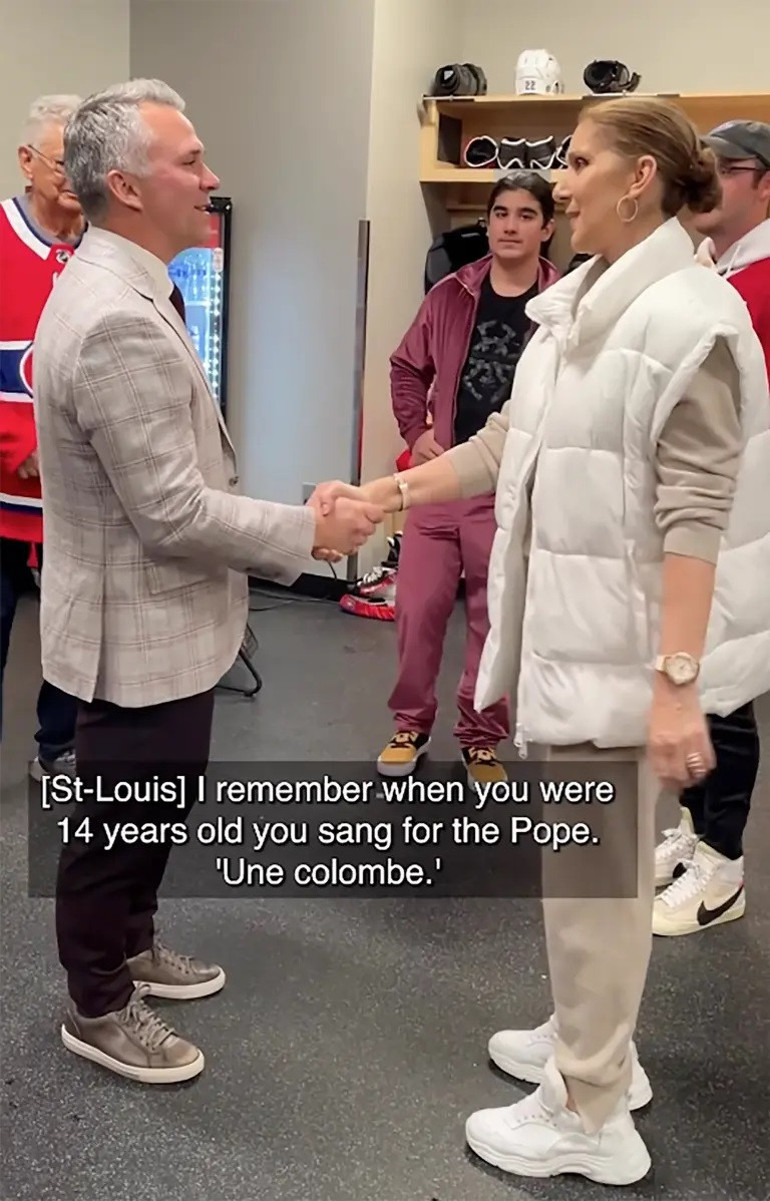 Ünlü şarkıcı milyonda bir görülen hastalığa yakalanmıştı: Neredeyse 4 yıl sonra ilk kez görüntülendi