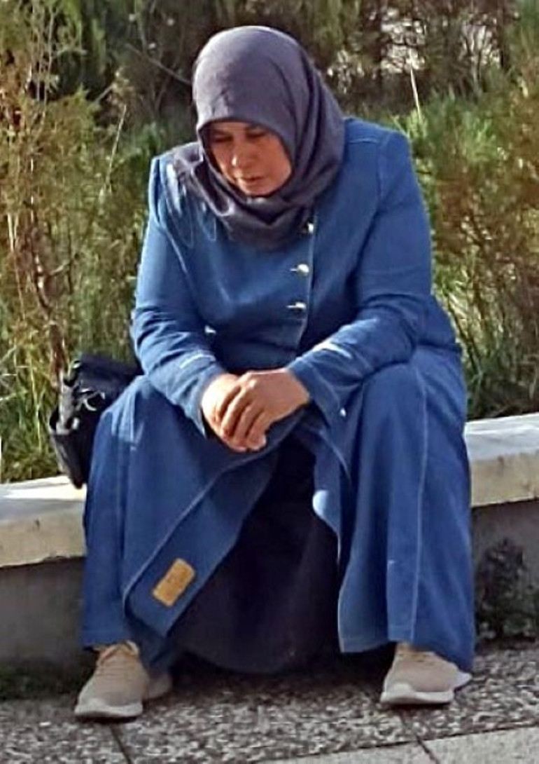 Annesini 8 yerinden bıçaklamıştı... İfadesi okundu, duruşma salonu buz kesti