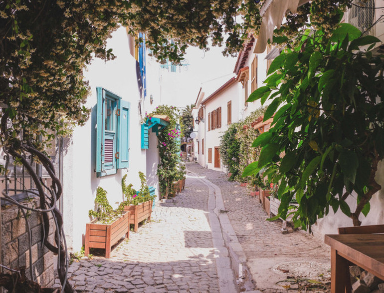 2024’te görülmesi gereken şehirler listesine seçildi: İzmirin sonbaharda keşfedilmeyi bekleyen 8 güzelliği