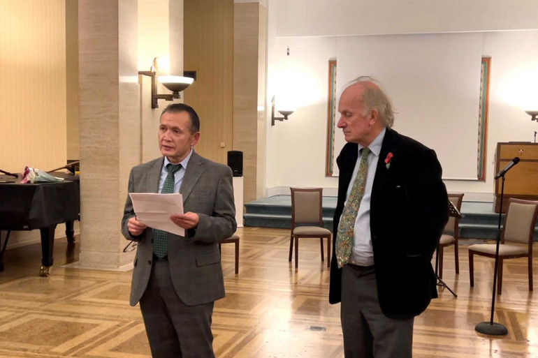‘Uygur Şiirleri’ kitabı Londra’da İngilizce olarak yayımlandı