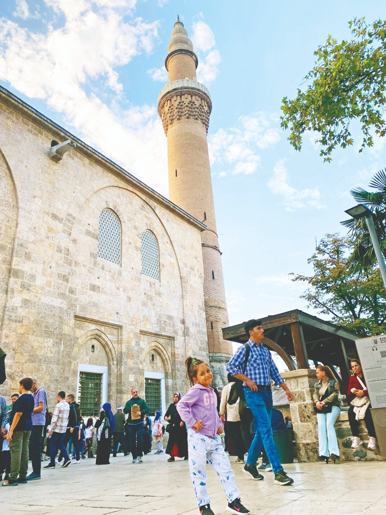 Yeşilin binbir rengine hâkim Bursa ve çocukla termal tatili