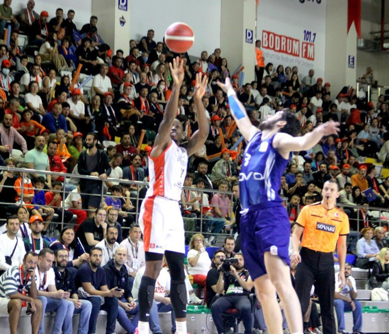 Çağdaş Bodrum, Büyükçekmece Basketbolu uzatmada devirdi