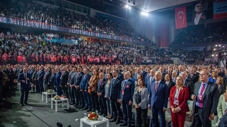 Son dakika...CHPnin 8. Genel Başkanı Özgür Özel oldu