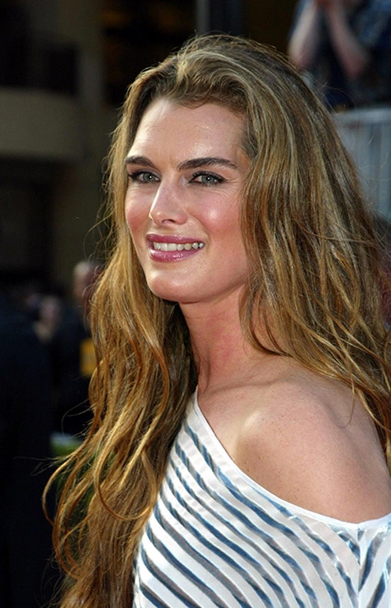 Yaşıyla kucaklaştı, estetik yaptırmayı bıraktı: Aynaya bakınca başka birini görmekten çok korkuyorum