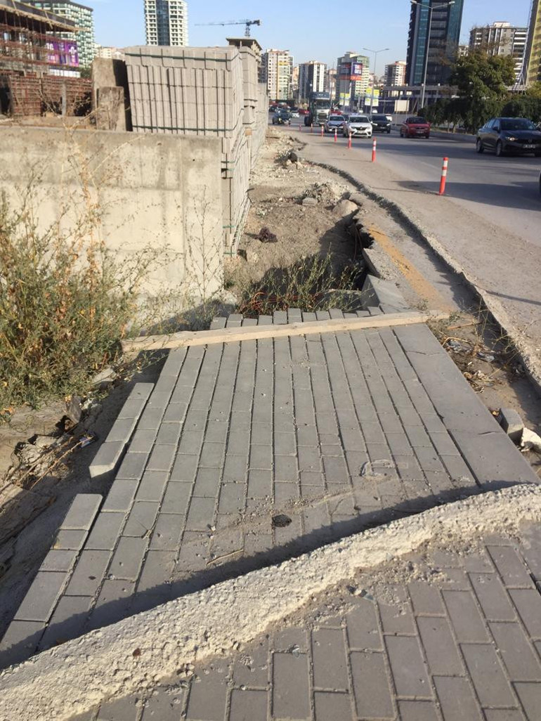 Ulus’taki yaya geçidi bir garip hâl aldı