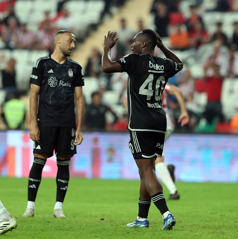 Spor yazarları Beşiktaş - Antalyaspor maçını nasıl gördü İlk 11de olması büyük hata, Serdar, Reale karşı oynarken...