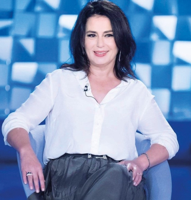 78 yaşındaki oyuncu Zerrin Sümer, 22 yıllık sevgilisiyle evlendi