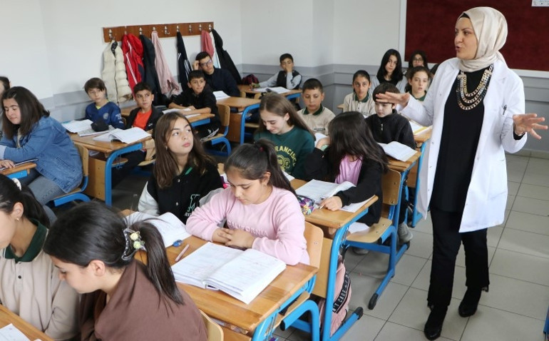 Tuba öğretmen, dünyanın en iyi 50 öğretmeninden biri oldu... Hayallerimden vazgeçmeyeceğim