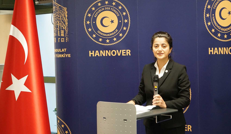 Hannover’de de Atatürk için tören: ‘Kurtuluş ve kuruluşumuzu sağlayan Atamızı saygıyla anıyoruz’