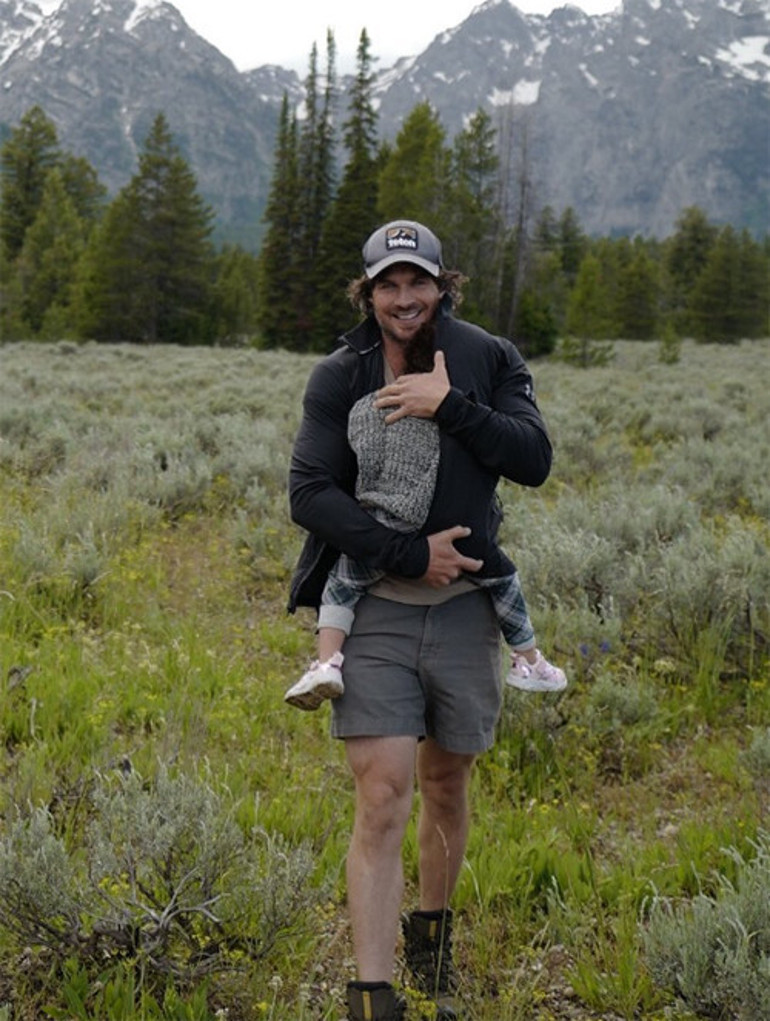 Ünlü aşıklar huzuru çiftlik hayatında buldu: Yiyecekleri sebzeleri yetiştirip inek ve keçi besliyorlar