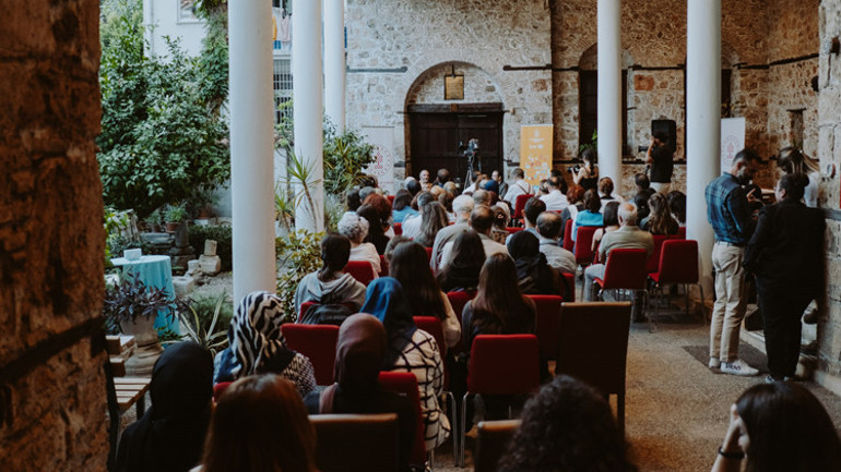 Antalya’da Ata’ya Saygı uçuşu