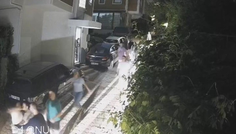 Polat çiftinin park kavgasında yeni görüntüler ortaya çıktı: Biri tekme, diğeri yumruk atmış