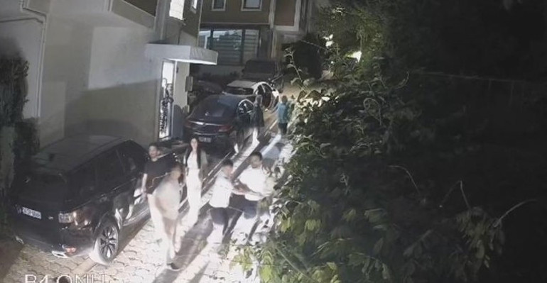 Polat çiftinin park kavgasında yeni görüntüler ortaya çıktı: Biri tekme, diğeri yumruk atmış