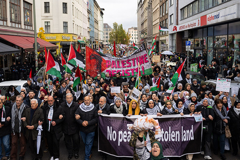 Berlin’de İsrail karşıtı gösteri