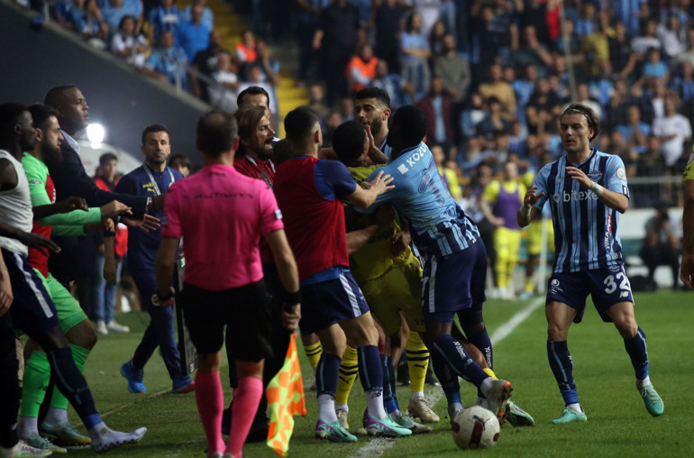 Adana Demirspor - Fenerbahçe maçına Ertaç Özbir ve gerginlik damgası Edin Dzekonun görüntüsü dikkat çekti...