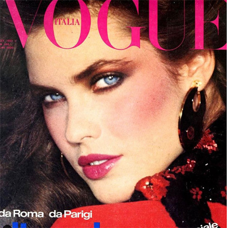 Bir dönemin en ünlü modeliydi.... Şimdi para kazanmak için erotik pozlarını satıyor