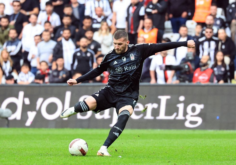 Beşiktaşta Ante Rebic forma girmeye başladı Son 3 maçta 3 asist...