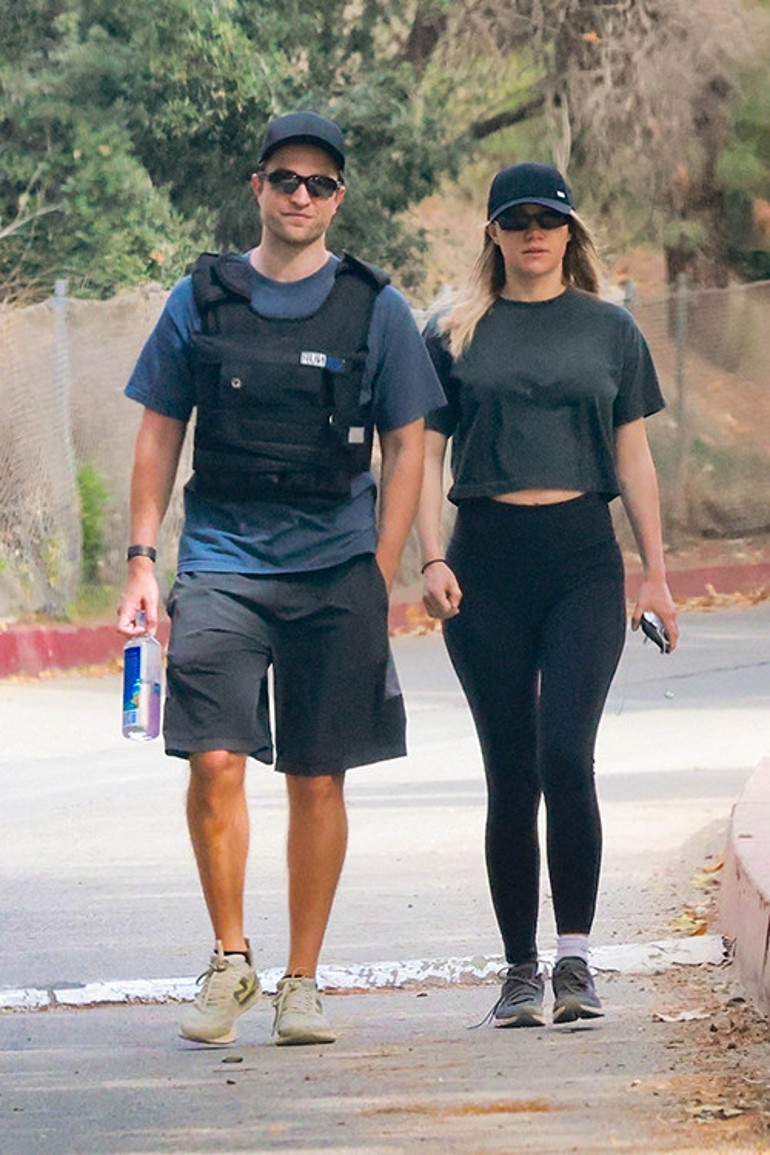 İhanetin soğuk yüzüyle tanışmıştı... Şimdi sıcacık bir aşk buldu...Karnını açtı, dedikodular başladı