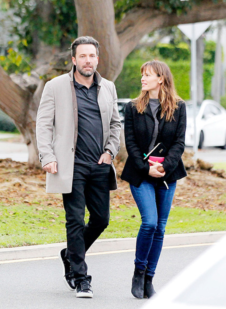 Yeni karısı kıskançlık krizleri geçiriyor: Boşandıktan sonra birbirlerini sevdiler