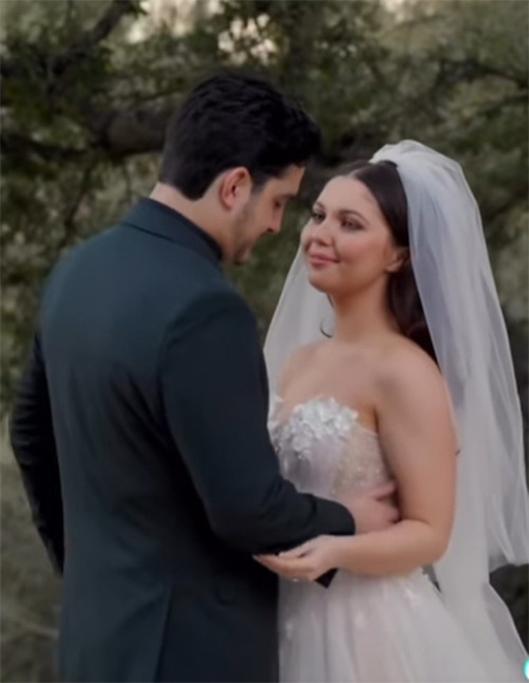 Genç oyuncu bütün gece ağlayarak evlendi: Aşka inanmayan bu düğüne gelmesin