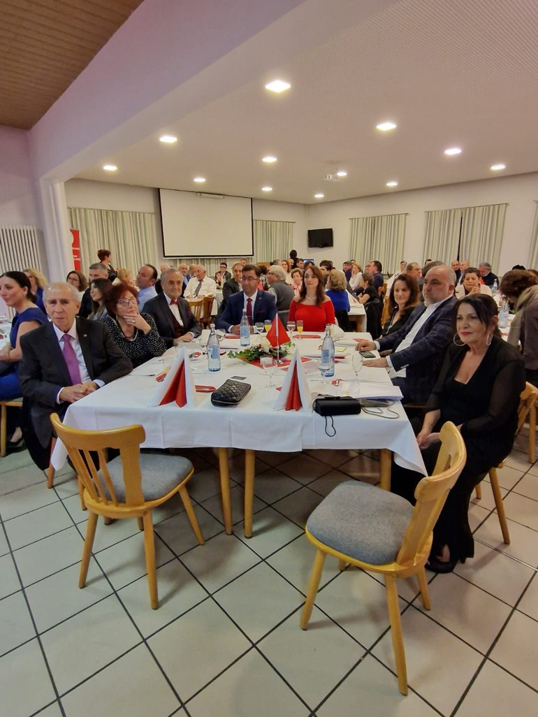 Karlsruhe’de 100. yıla yakışır kutlama