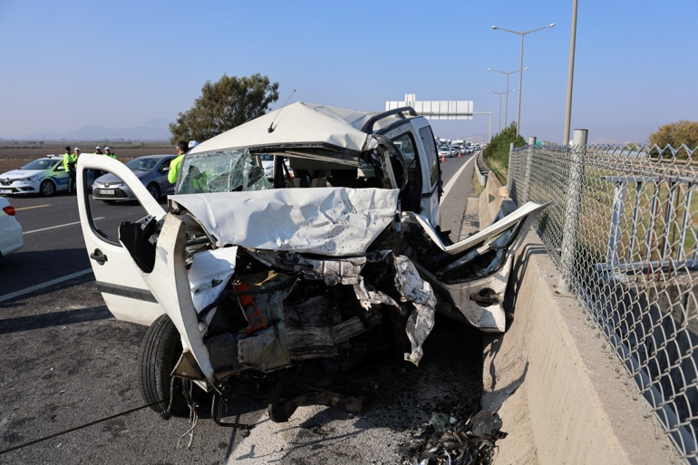 Adanada korkunç kaza 8 kilometre ters yönden ilerledi, 3 kişi yaşamını yitirdi