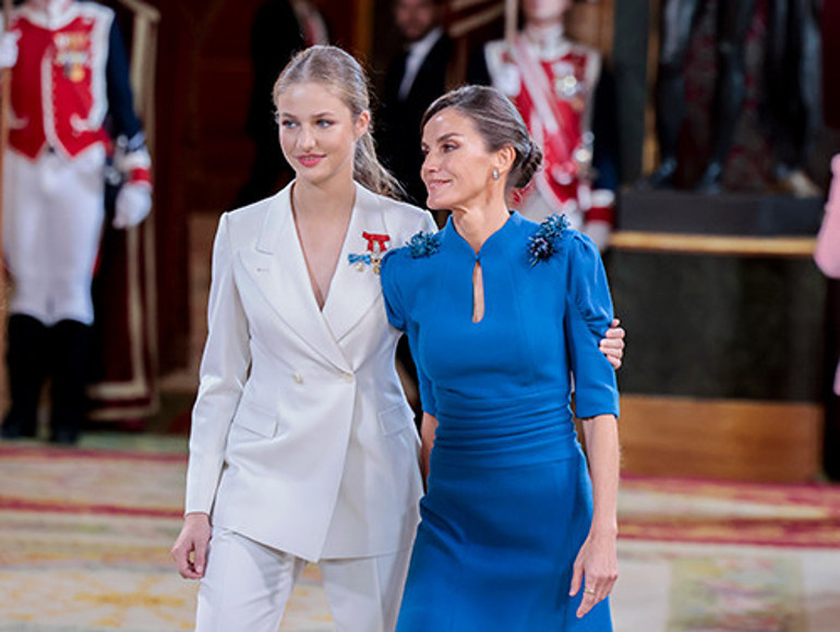 Yedek kardeş topuklu ayakkabı bile giyemiyor. Kıskanıyor musun ablanı içten içe