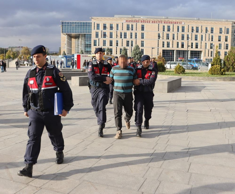 Başı ezilerek öldürülmüştü Kan donduran olayda kadının 2 oğlu ve komşusu adliyeye sevk edildi