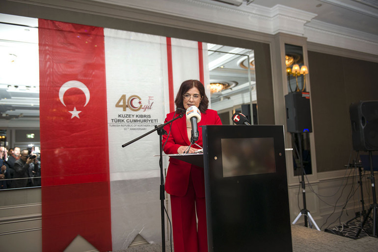 KKTC’nin 40’ıncı kuruluş yıl dönümüne görkemli kutlama