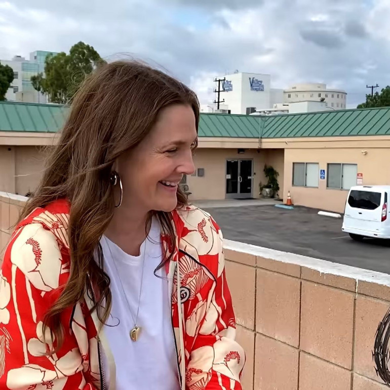 Ünlü oyuncunun estetik yaptırmaktan ödü kopuyor Ya bağımlısı olursam