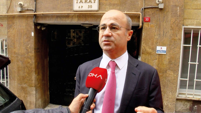 Orhan Pamuk’un apartmanında mahkeme keşfi