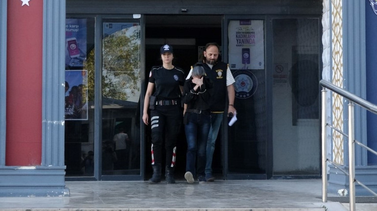 Teyzesi tarafından çöp evde esir tutulmuştu... Annesinden isim kararı: Hayatında sıkıntı yaşatan her şey temizlenecek